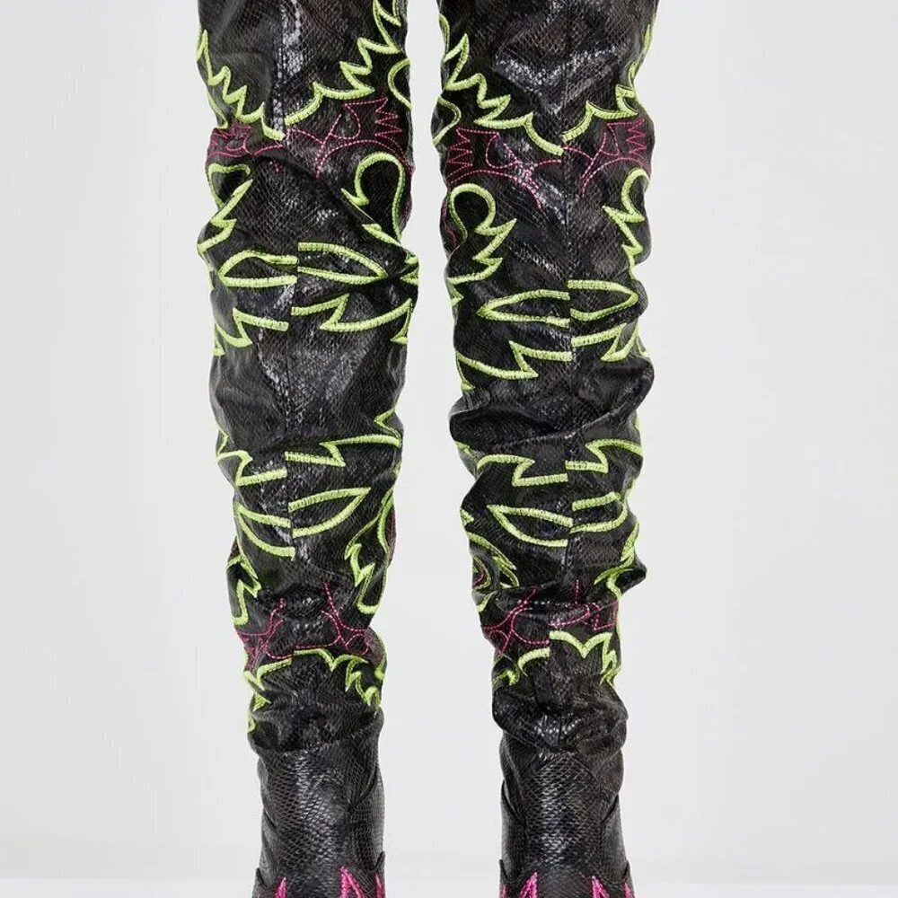 ATOMIC ON THE RUN BANDIT Cowgirl Boots ( BRAND NEW !!!! )